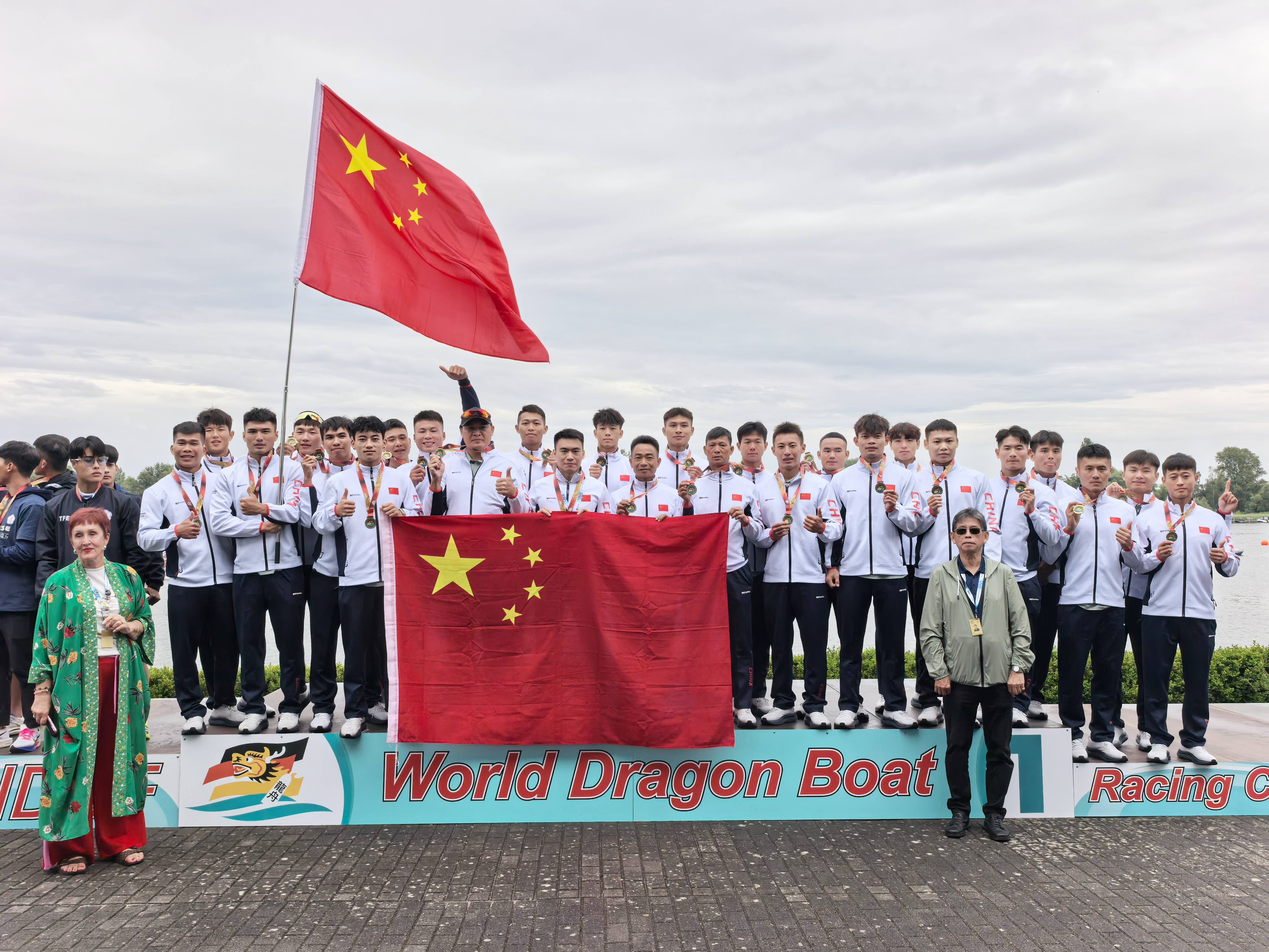 花都健兒李展鴻龍舟劈波斬浪  勇奪世界雙冠全運(yùn)雙金！