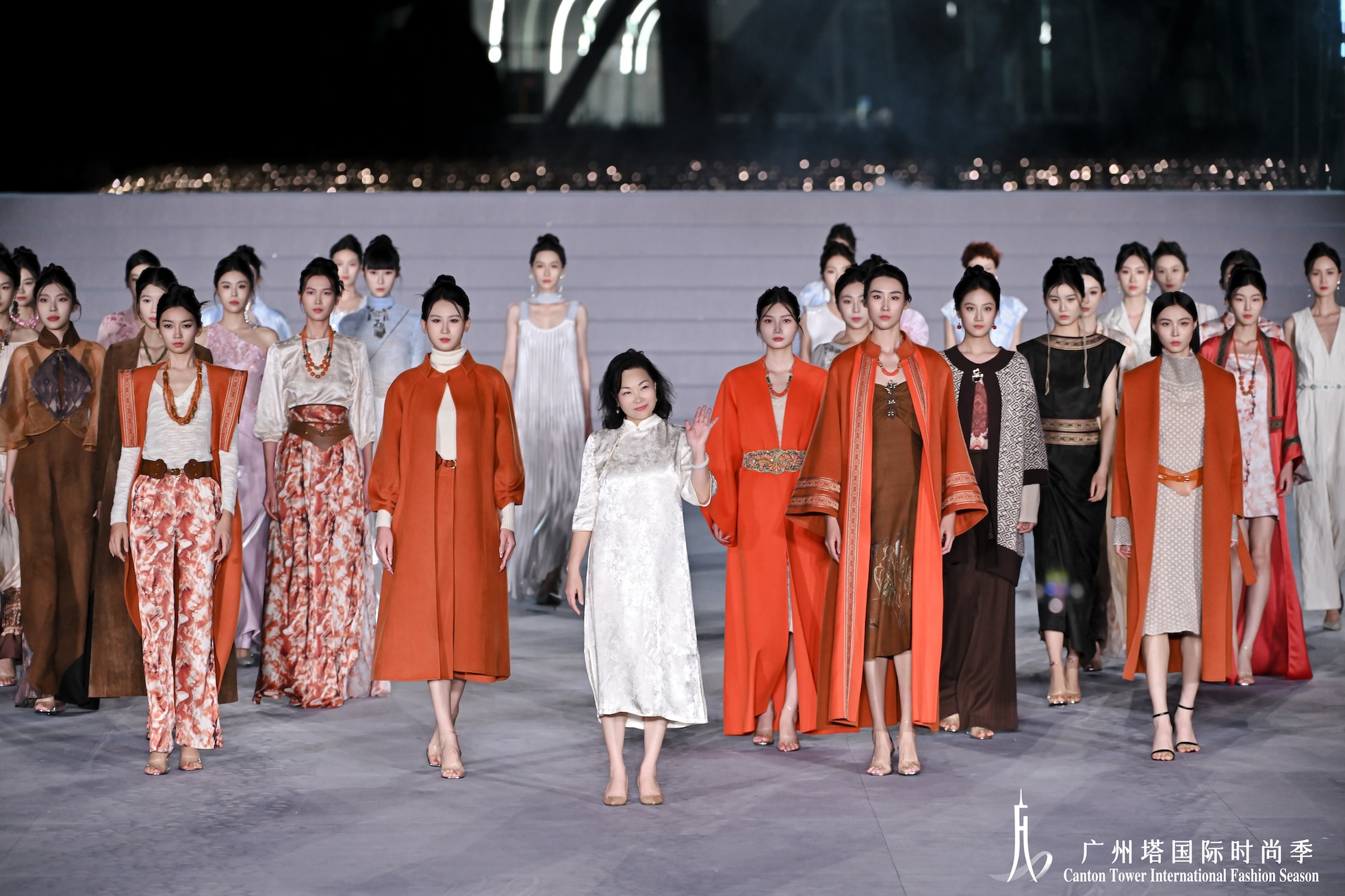「地標(biāo)經(jīng)濟(jì)+創(chuàng)意生態(tài)」 2025廣州塔國際時(shí)尚季盛大啟幕