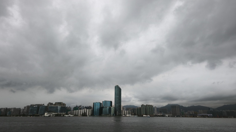 天文臺(tái)發(fā)出紅色暴雨警告信號(hào)