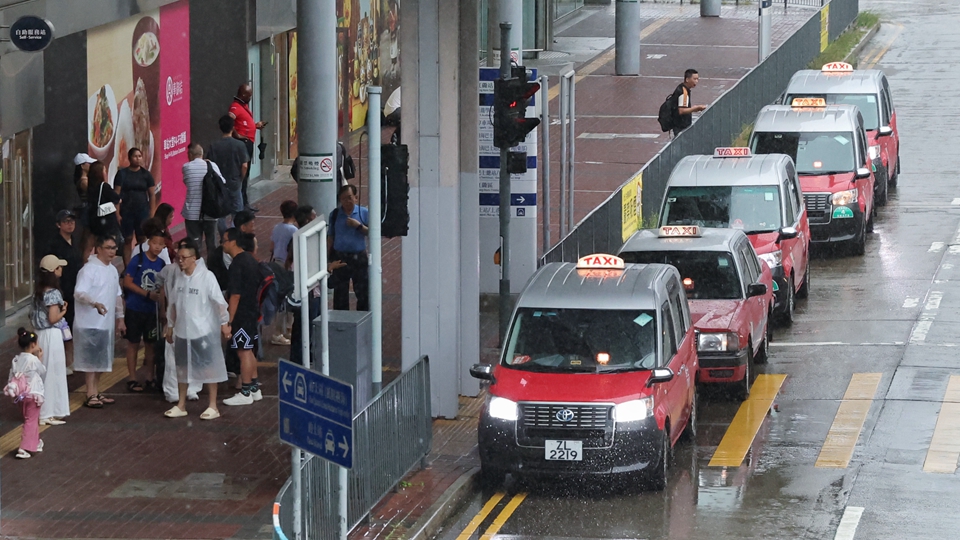 天文臺(tái)改發(fā)黃色暴雨警告信號(hào)