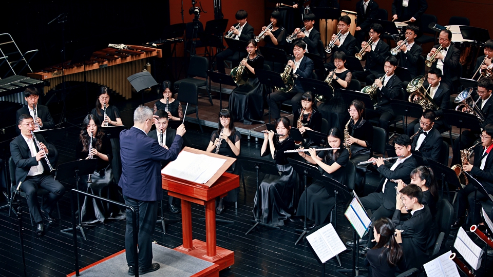 有片｜紀(jì)念抗戰(zhàn)勝利80年 京港學(xué)子同奏青春與歷史的共鳴之音
