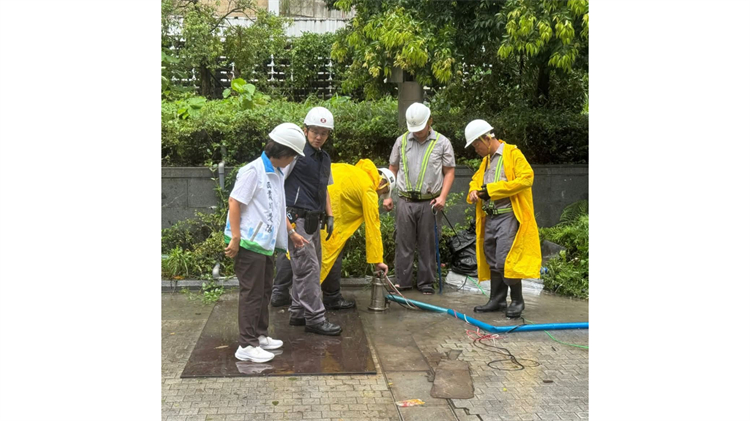 環(huán)保北關(guān)愛隊(duì)出動 跟進(jìn)風(fēng)暴後區(qū)內(nèi)水浸問題