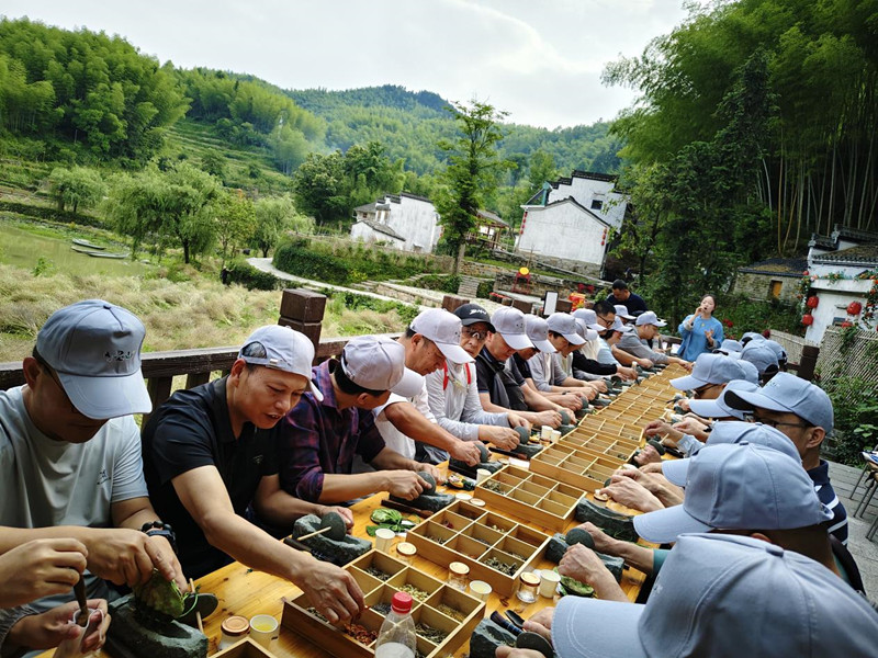 皖徽州區(qū)：「衣冠療法」為紐帶 百年香囊煥新彩