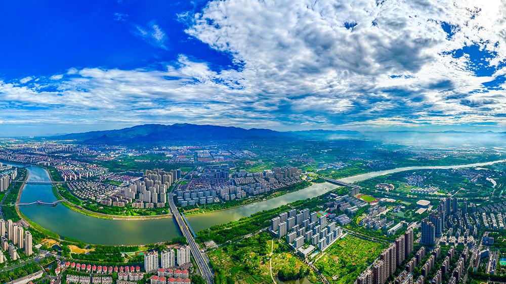 企業(yè)人才在這裏「如魚(yú)得水、如鳥(niǎo)歸林」 金漪湖：荒山之上崛起一座產(chǎn)業(yè)新城