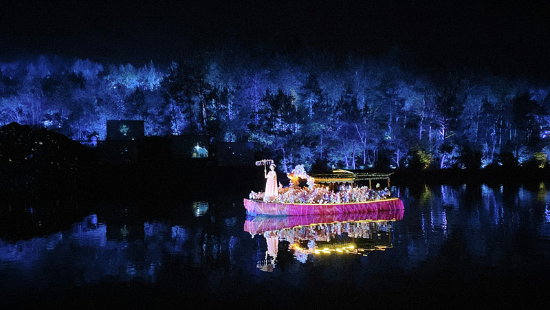「秘境潮玩」強(qiáng)勢(shì)出圈 皖黃山花山夜遊熱力值拉滿