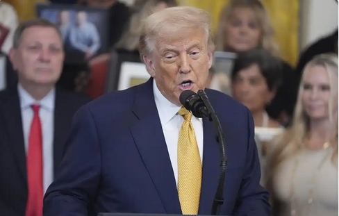 特朗普稱美日達(dá)成貿(mào)易協(xié)議：15%對(duì)等關(guān)稅及5500億美元對(duì)美投資