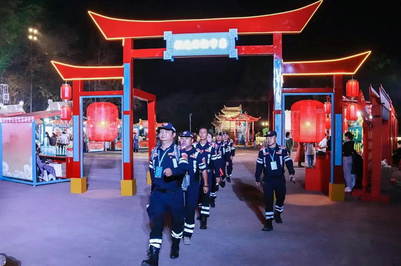 皖休寧「徽駱駝志願服務中心」：退伍不褪色 擔當釋軍魂