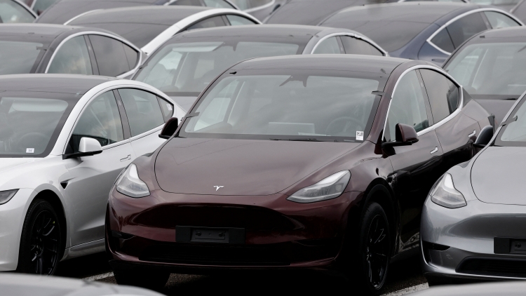 特斯拉二季度利潤大跌16% 馬斯克警告將面臨幾個(gè)艱難季度