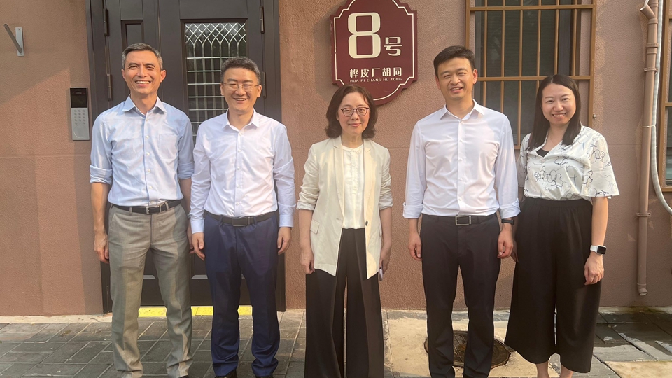 甯漢豪考察北京市區(qū)更新項(xiàng) 了解片區(qū)改造如何達(dá)致新與舊共融