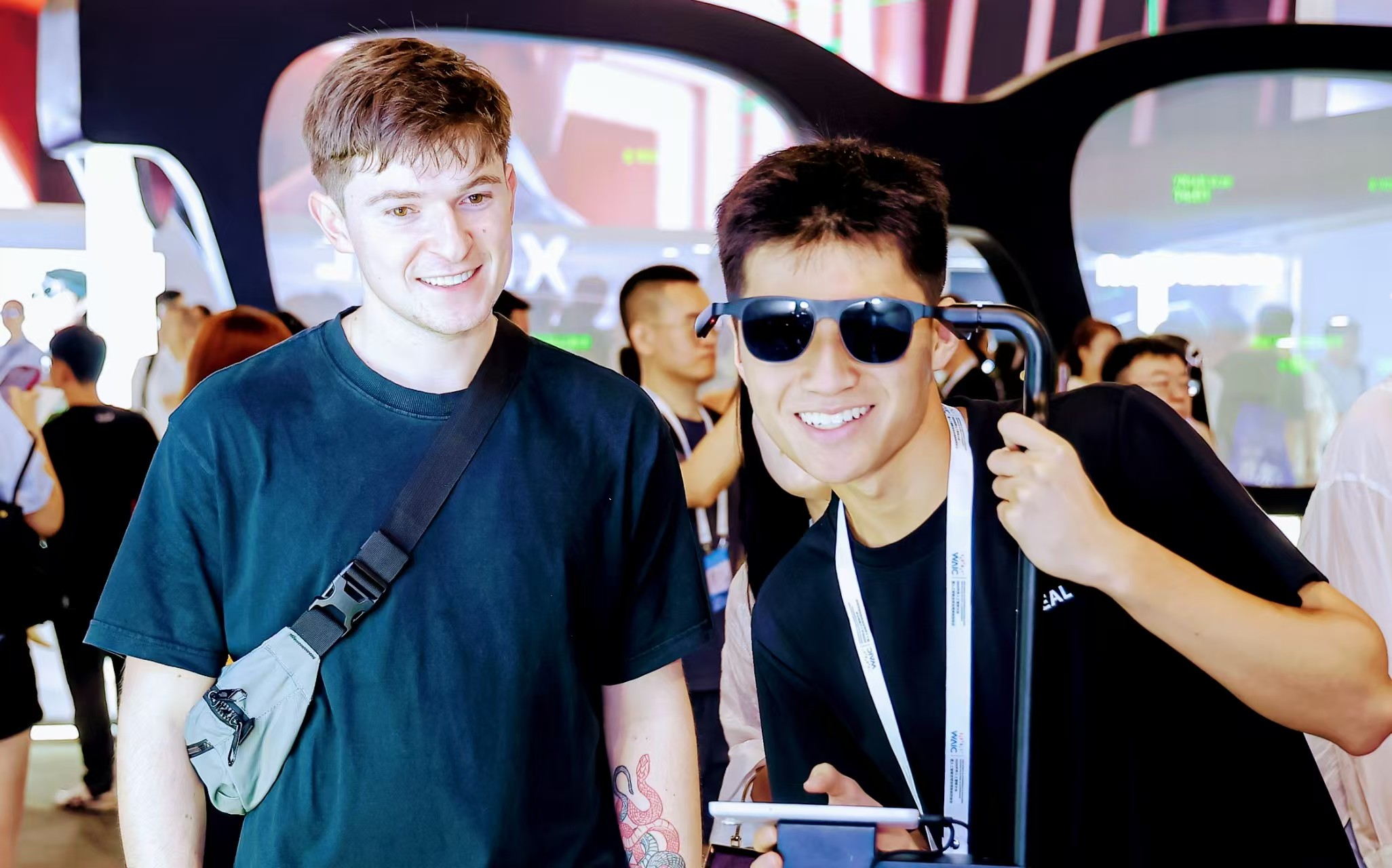 XREAL亮相WAIC  AR+AI開啟智能終端「協(xié)同紀元」