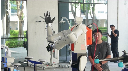 有片 | 深圳龍崗企服大會成果亮眼 全周期呵護企業(yè)成長加速