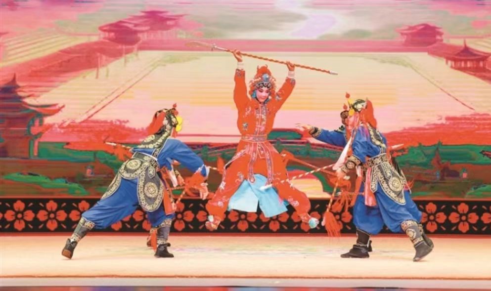 山西晉中藝校學(xué)生張蕓菲喜摘中國(guó)戲曲「小梅花」