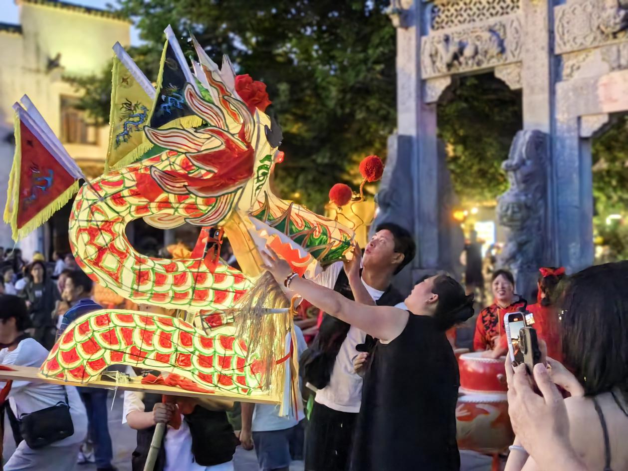 皖黟縣：非遺為筆繪就文明村鎮(zhèn)之「西遞畫卷」