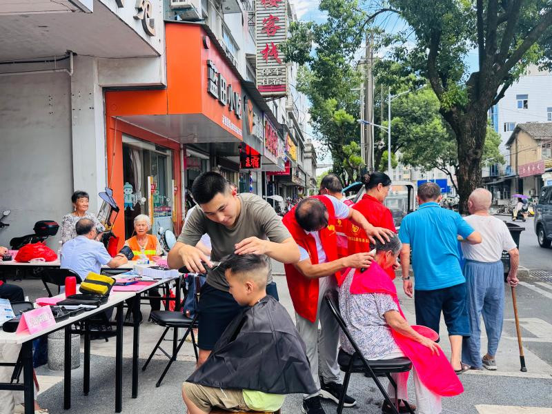 皖休寧蘿寧社區(qū)：搭建「連心橋」服務(wù)「零距離」