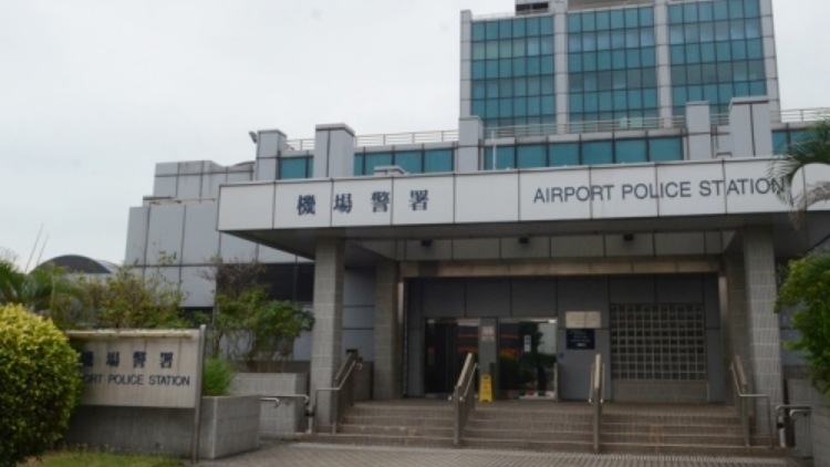 航班盜竊8.4萬元財物 警拘3名內(nèi)地男