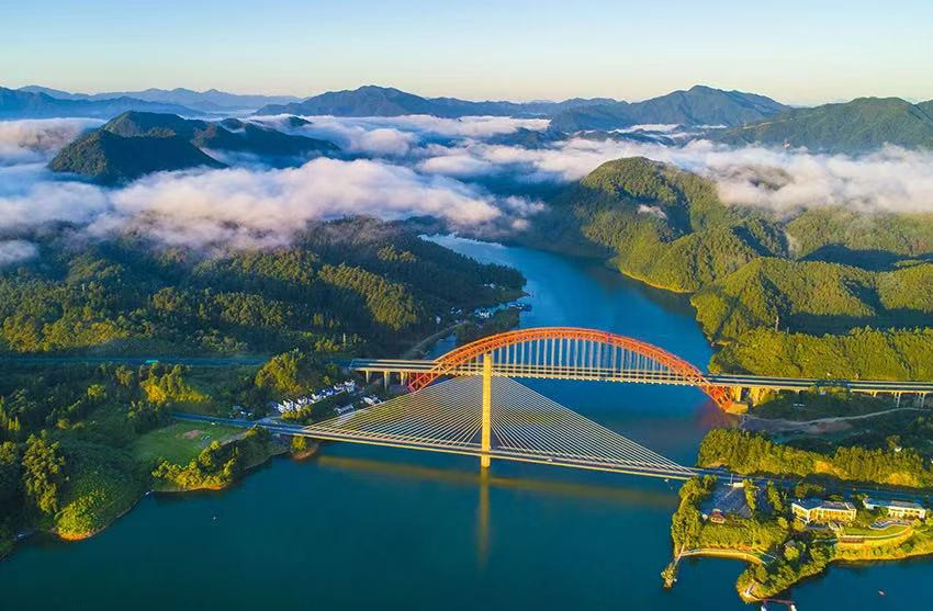 【港商觀察】驚現(xiàn)9萬+負(fù)氧離子 皖黃山區(qū)生態(tài)指標(biāo)比肩「世界長壽之鄉(xiāng)」