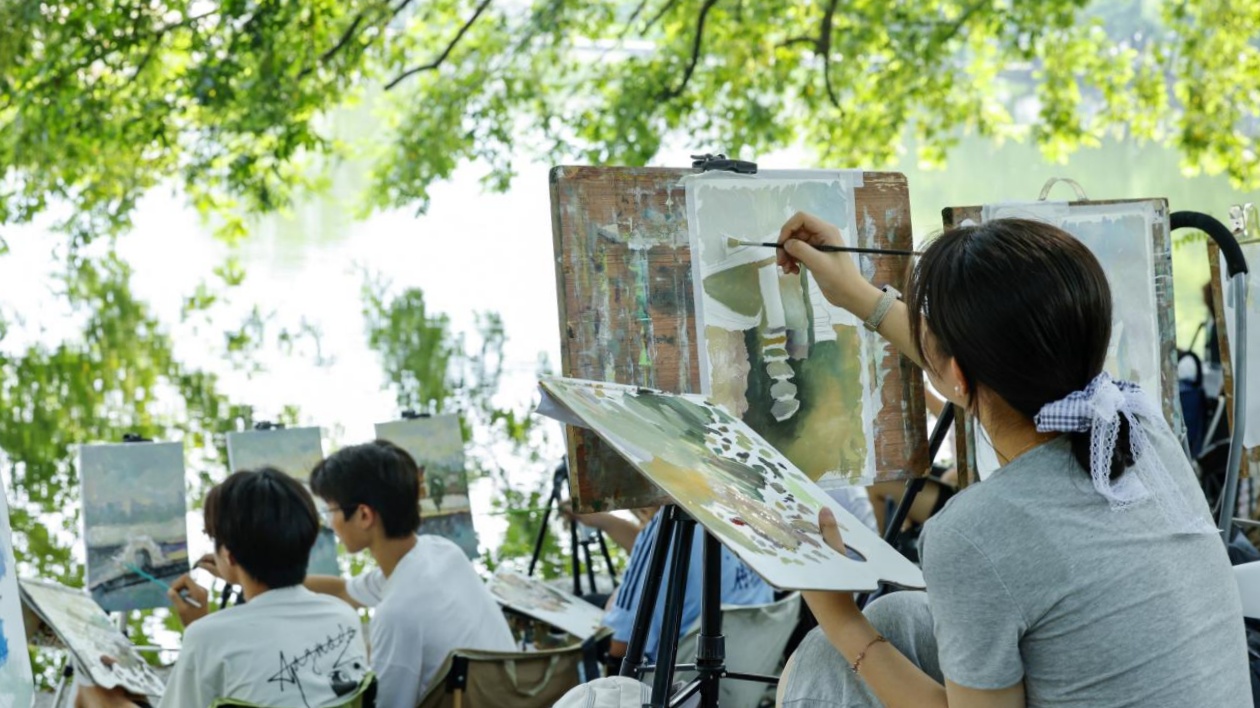 皖黟縣：「寫生+研學(xué)」 讓行走的課堂更精彩