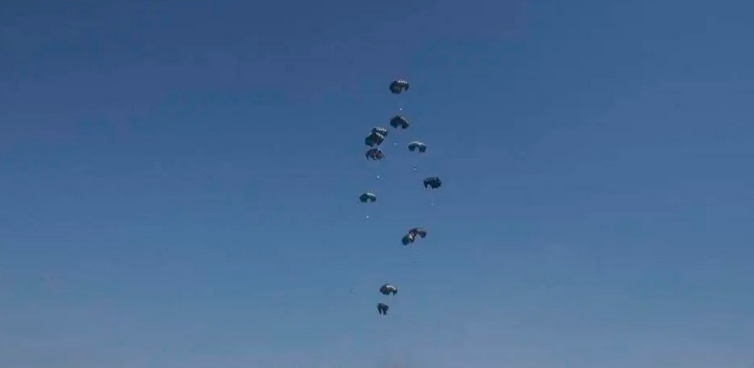 埃及向加沙地帶空投援助物資