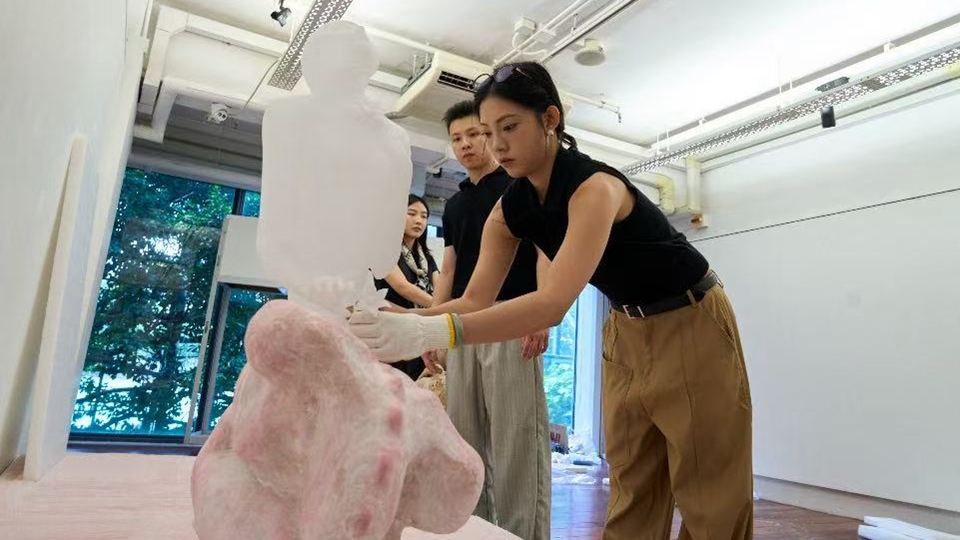 嶺大碩士生策展展覽 《Curate the Curious》開幕 探索當(dāng)代藝術(shù)世界
