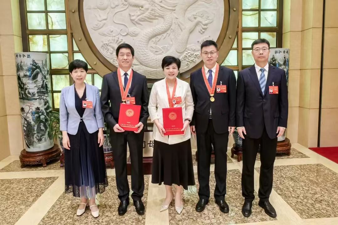 山西三名民營(yíng)企業(yè)家榮獲「優(yōu)秀中國(guó)特色社會(huì)主義事業(yè)建設(shè)者」稱號(hào)