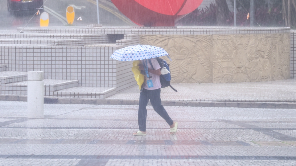 天文臺(tái)改發(fā)黃色暴雨警告信號(hào)