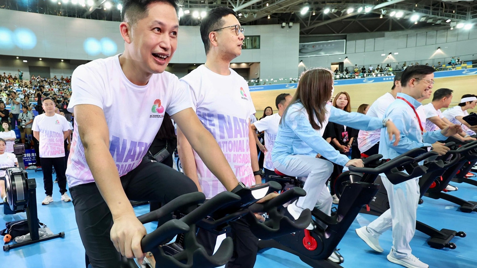 十五運(yùn)會(huì)和殘?zhí)貖W會(huì)倒計(jì)時(shí)100日 消防處參與踏單車(chē)機(jī)最後100公里
