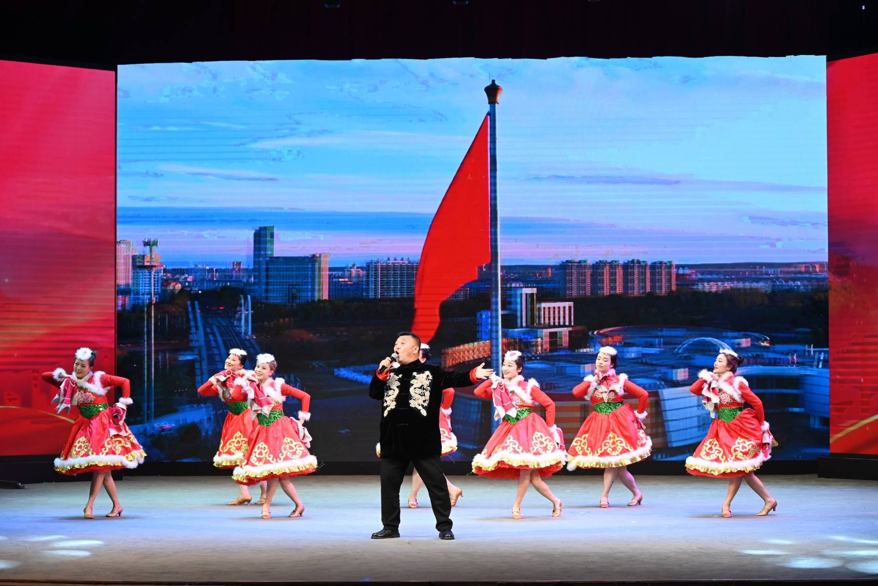 中國曲藝牡丹獎藝術團「送歡笑」走進黑河專場綻放雙子城