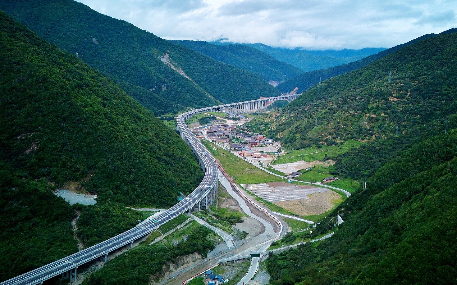 探索文旅融合新路徑  四川平武繪就「詩與遠(yuǎn)方」新圖景