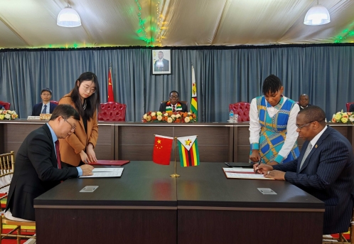 中國與津巴布韋簽署經(jīng)濟技術(shù)合作協(xié)定 