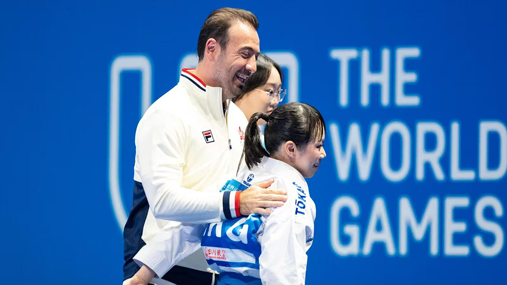 賀劉慕裳摘金 黃寶基：顯一姐風(fēng)範(fàn)為港隊壯行色