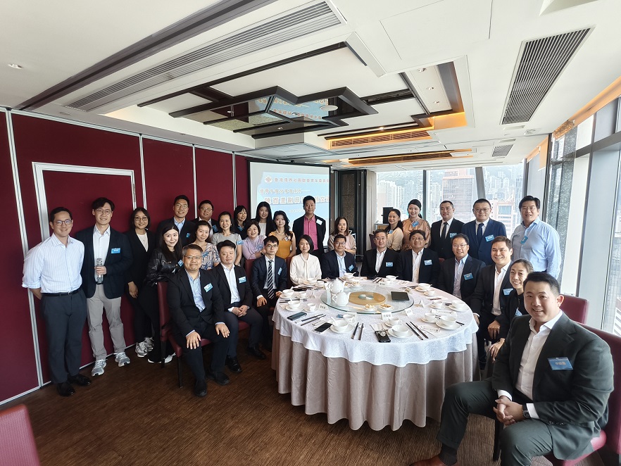 陳百里與僑青午餐交流　分享香港經(jīng)貿(mào)策略