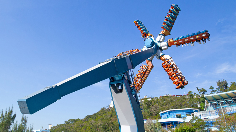 海洋公園「狂野龍捲風(fēng)」疑出現(xiàn)故障停頓 至少17人被困高處