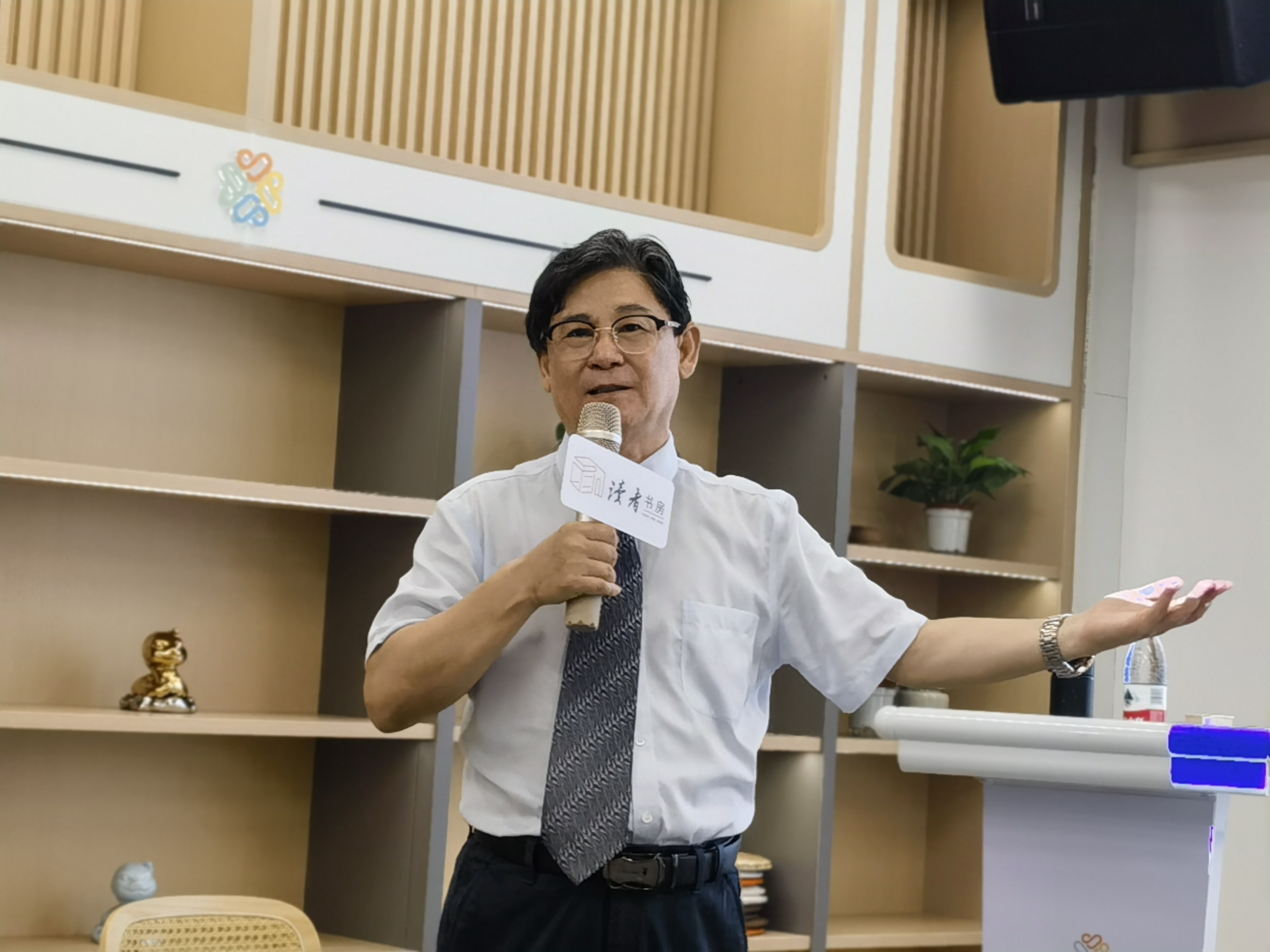 「道德經系列講座」首講在深開講  張凱凌解讀老子智慧