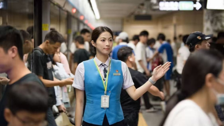 多項(xiàng)客流紀(jì)錄刷新 深圳地鐵「千萬(wàn)級(jí)」常態(tài)凸顯城市活力?
