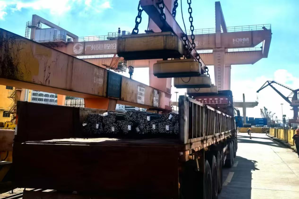 華南首個(gè)港口型螺紋鋼期貨交割倉實(shí)現(xiàn)滿倉運(yùn)營