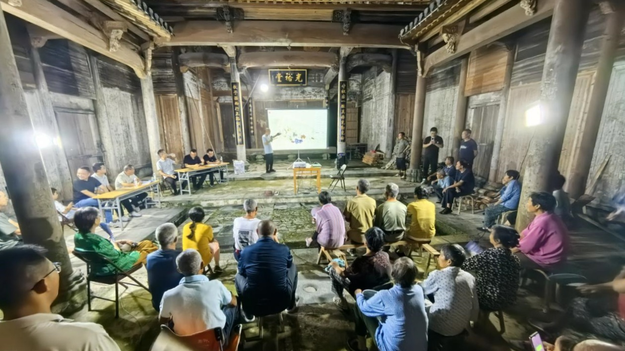 皖黟縣西遞鎮(zhèn)：戶主會(huì)上聚共識(shí)  非遺活化促共富