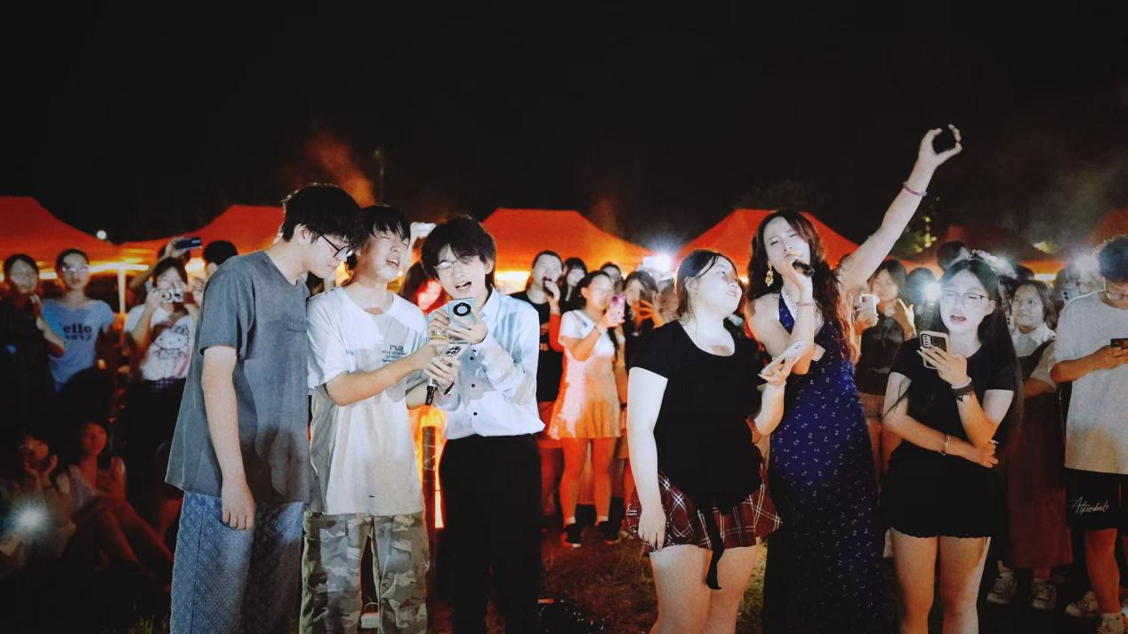 皖黟縣西遞鎮(zhèn)：「露天畫室」激盪青春之歌