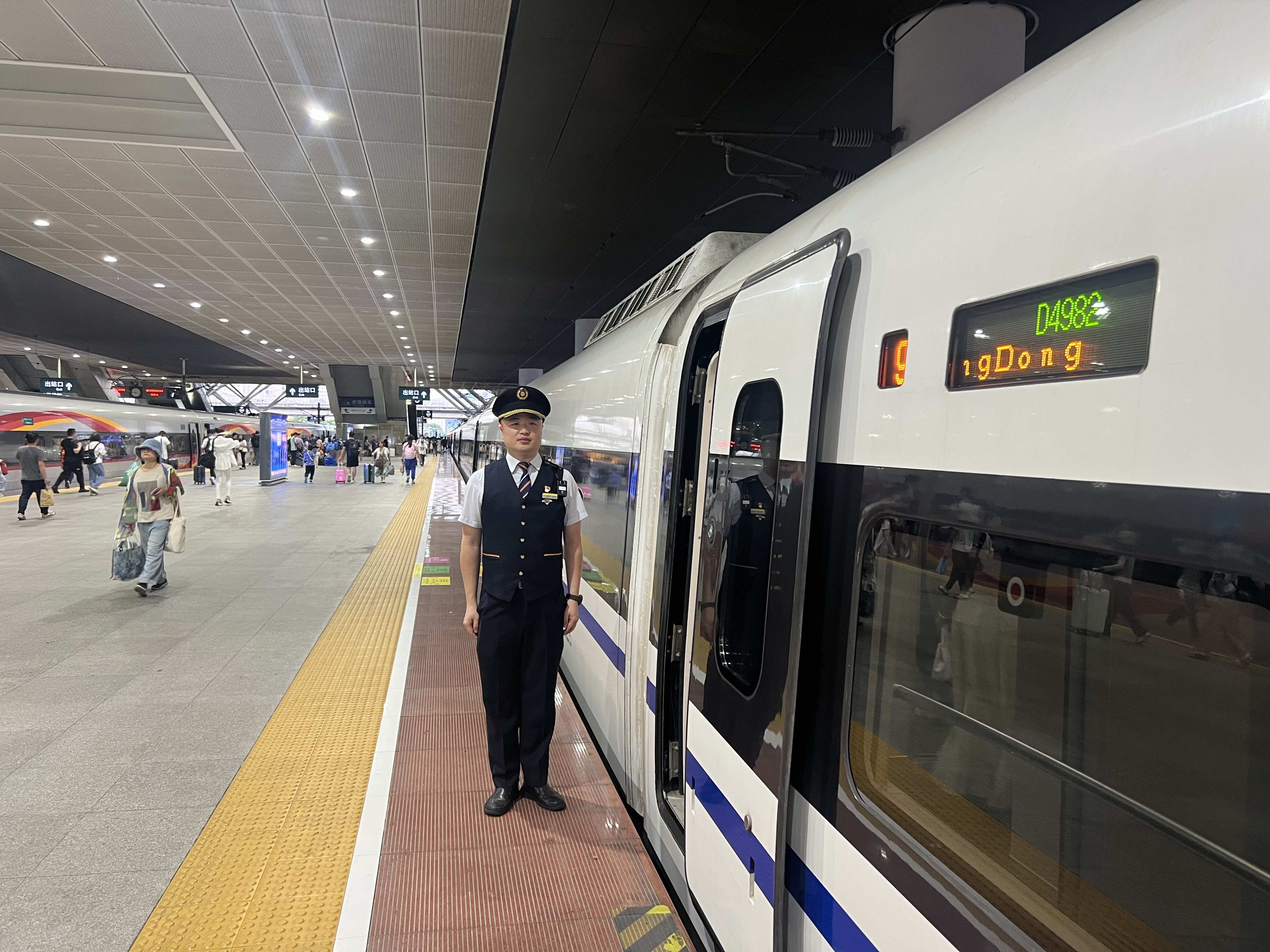 深圳至重慶開(kāi)行動(dòng)臥列車(chē) 架起大灣區(qū)與山城便捷通道?