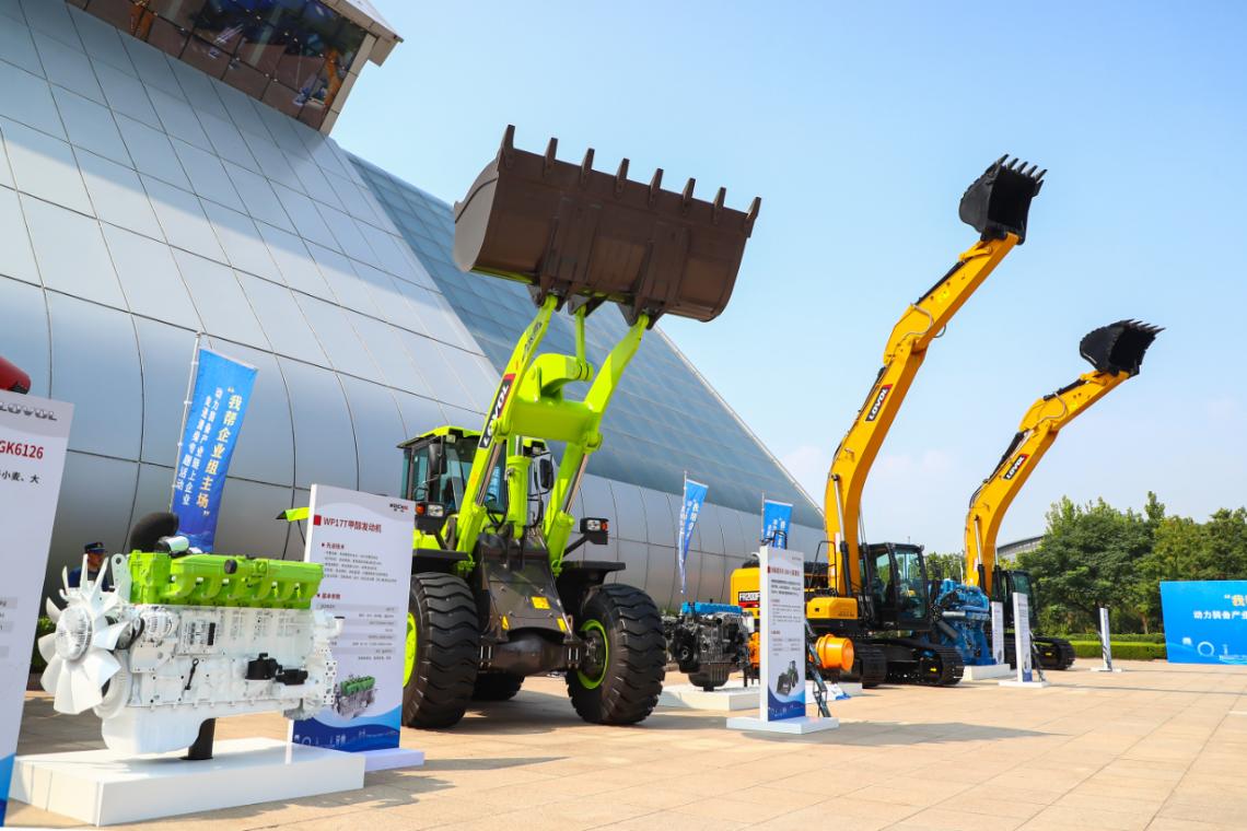 雷沃重工閃耀濰坊動力裝備產(chǎn)業(yè)鏈展現(xiàn)硬核實力