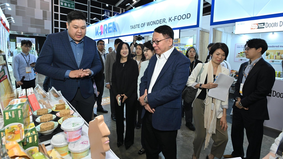 陳國基參觀美食商貿(mào)博覽 喜見銀髮經(jīng)濟及軟餐標準發(fā)展