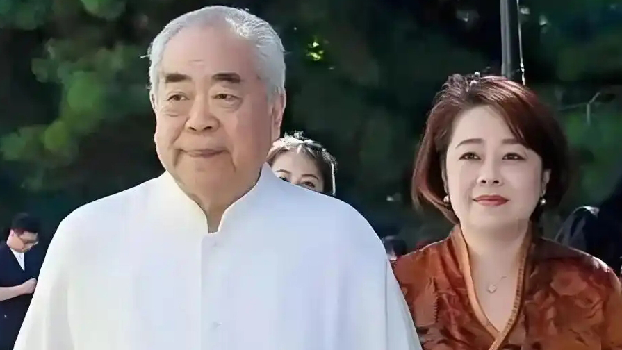 范曾女兒：父親已失聯(lián) 珍藏書畫、古董被徐萌分撥運走