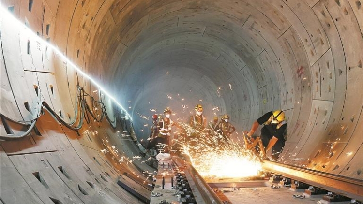 深圳地鐵13號(hào)線二期北延段實(shí)現(xiàn)「長(zhǎng)軌通」