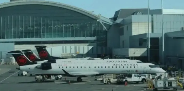 空乘人員拒結(jié)束罷工 加航宣布暫緩復(fù)飛