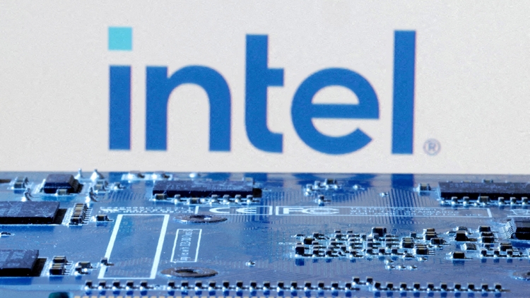 美媒：特朗普政府考慮收購(gòu)英特爾10%股份