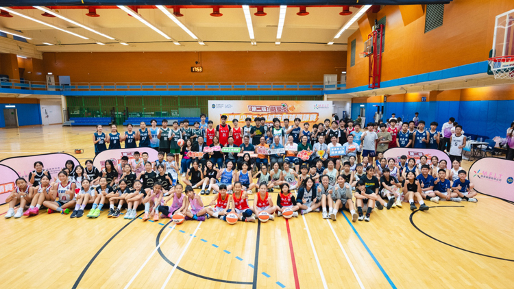 第二屆融愛盃圓滿結(jié)束 周浩鼎：鼓勵青少年多打籃球少看手機