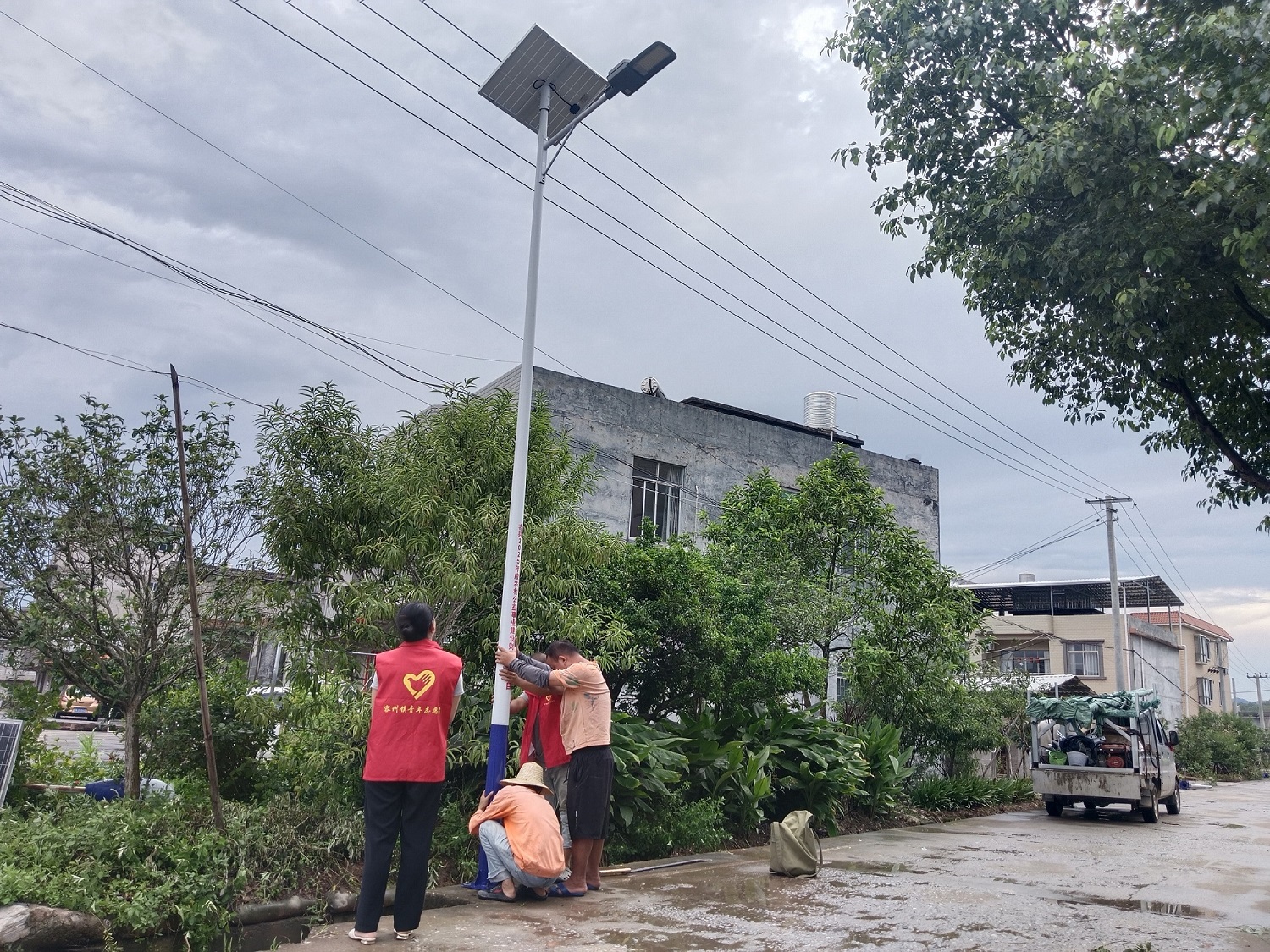 桂容縣容州鎮(zhèn)：「小路燈」 點亮鄉(xiāng)村振興「幸福路」
