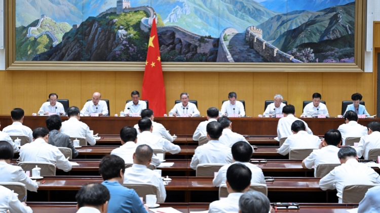 李強主持召開國務(wù)院會議 鞏固房地產(chǎn)市場止跌回穩(wěn)態(tài)勢