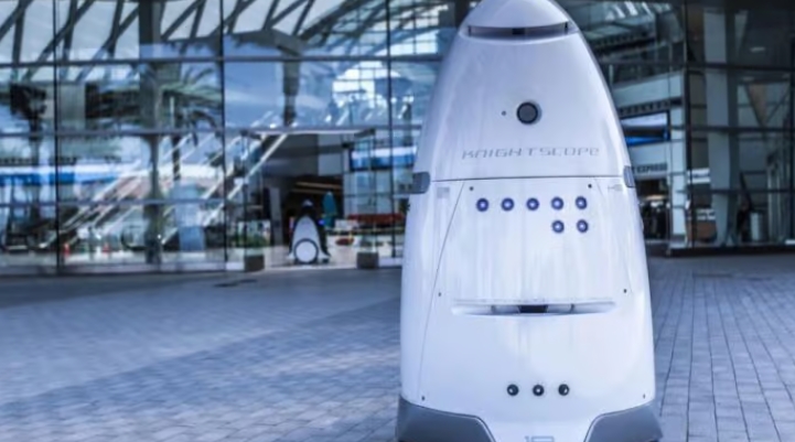 將軍澳私人屋苑擬引入「禮賓機(jī)器人」 網(wǎng)民憂失業(yè)潮加劇