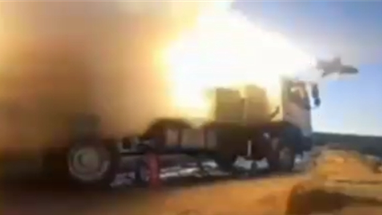 伊朗軍隊(duì)舉行導(dǎo)彈演習(xí)