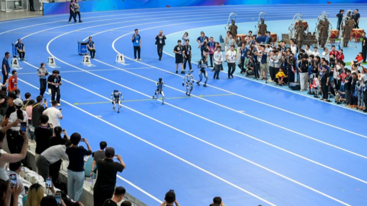 深圳鹽田少年征戰(zhàn)首屆世界人形機(jī)器人運(yùn)動(dòng)會
